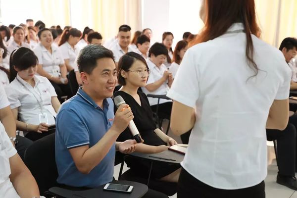 生日會(huì)現(xiàn)場訪談互動(dòng)