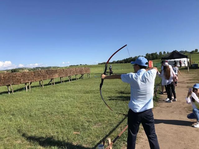 乾港集團高層草原自駕游